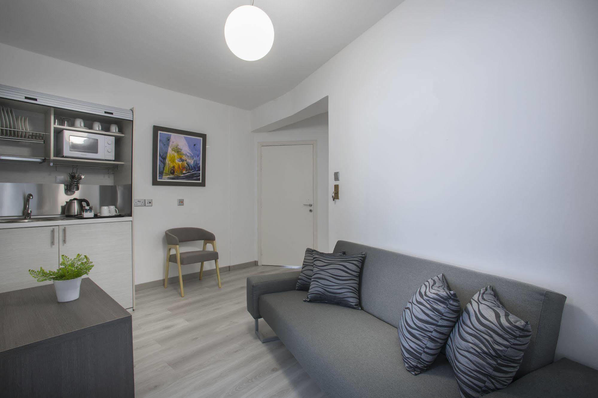 Petrou Bros Hotel