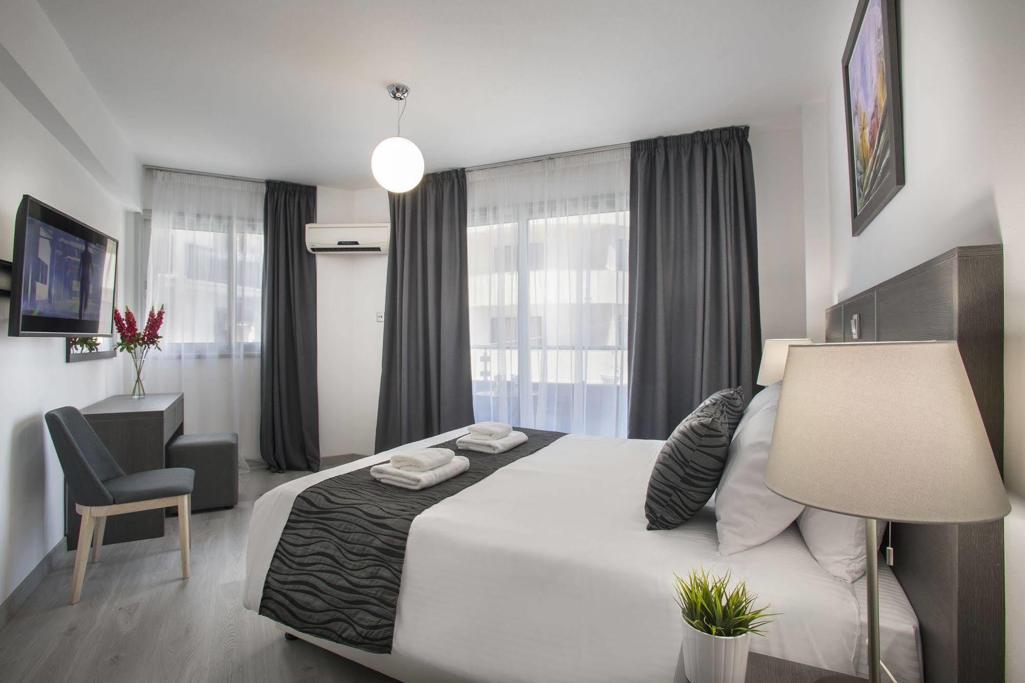 Petrou Bros Hotel