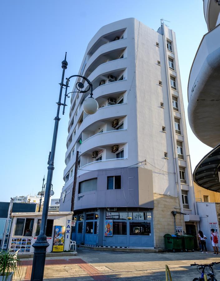 Lazuli Sea View Beachfront Ap 43 Apartment *