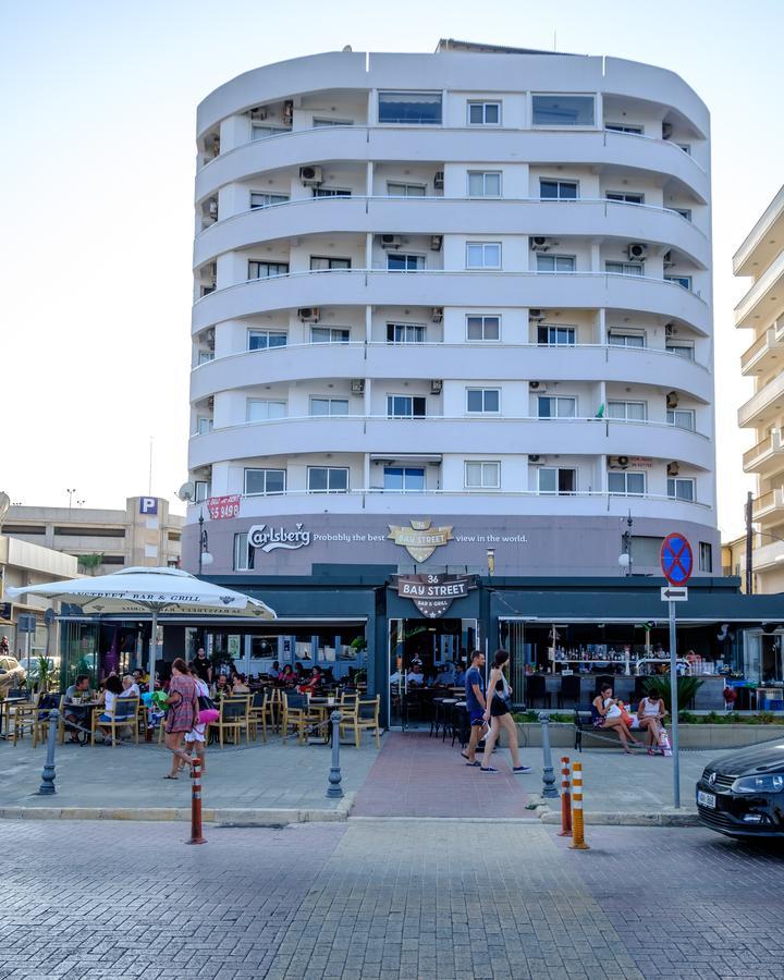 Lazuli Sea View Beachfront Ap 43 Apartment