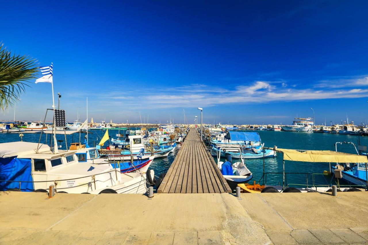 Six Larnaca
