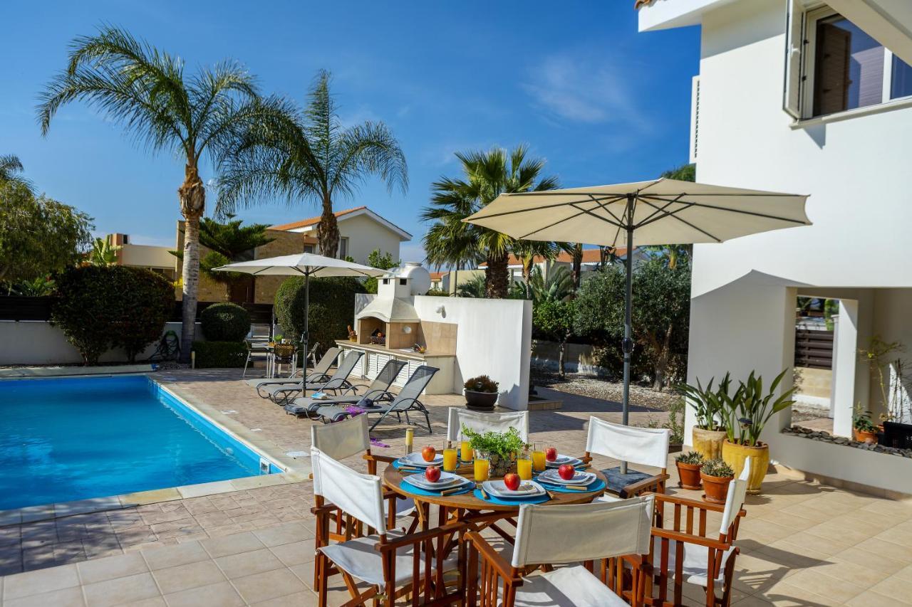 Anthea 12 Villa