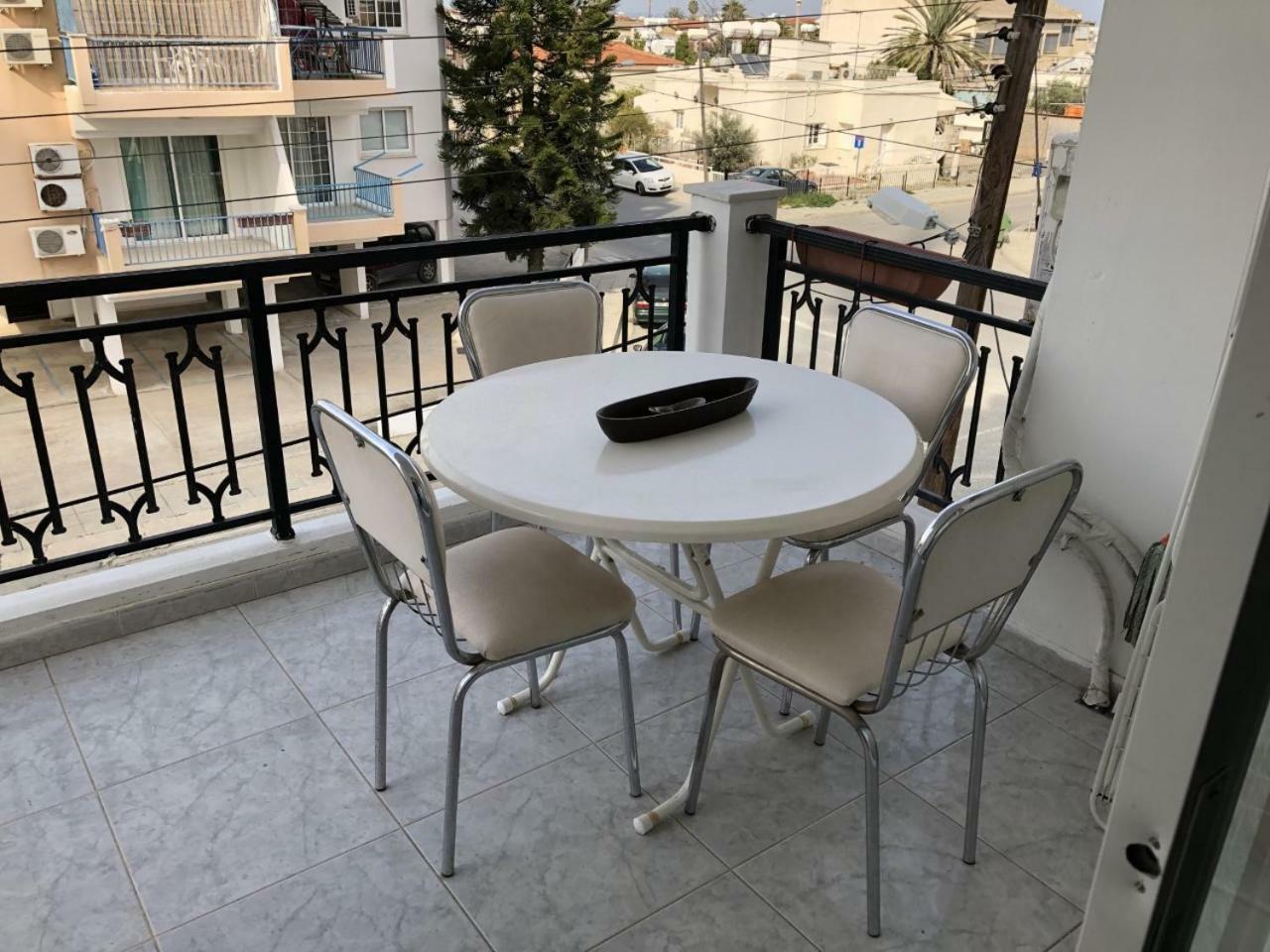 Emiliano Court 9 Apartment
