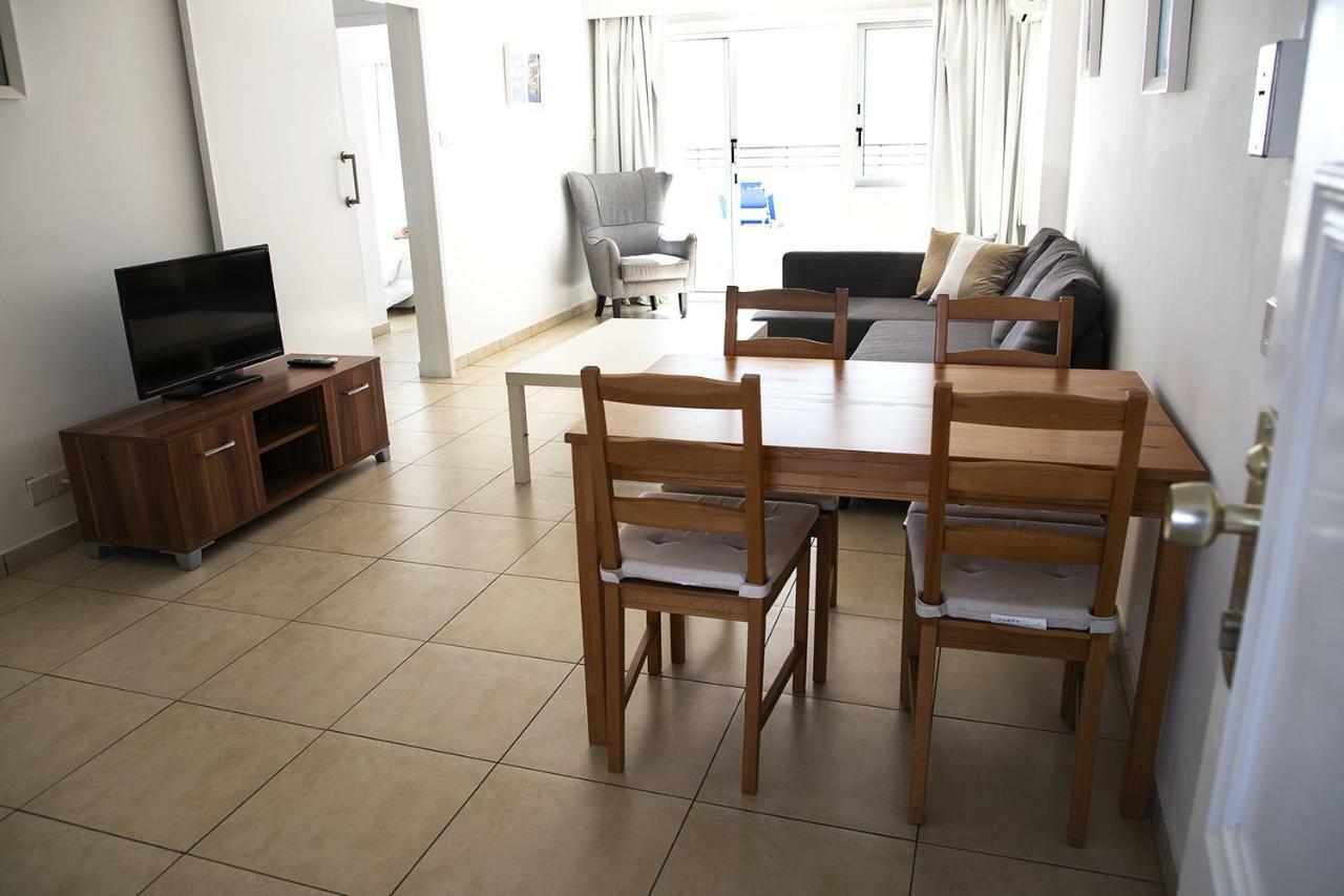 Sun Hall Beach Aparthotel 3*