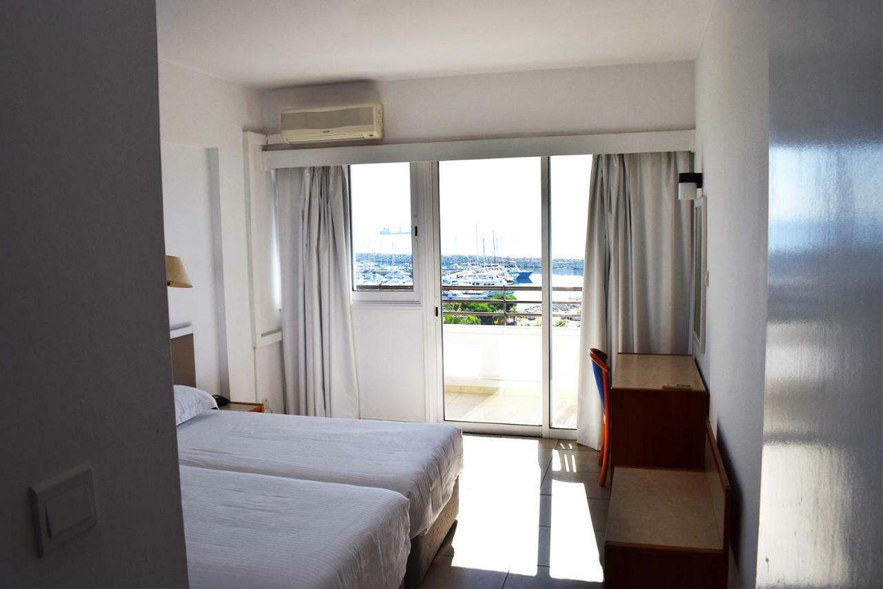 Sun Hall Beach 3* Larnaca