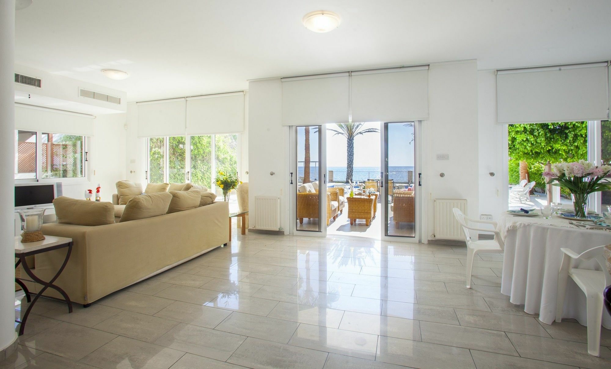 Villa Sunset Beachfront Meneou *