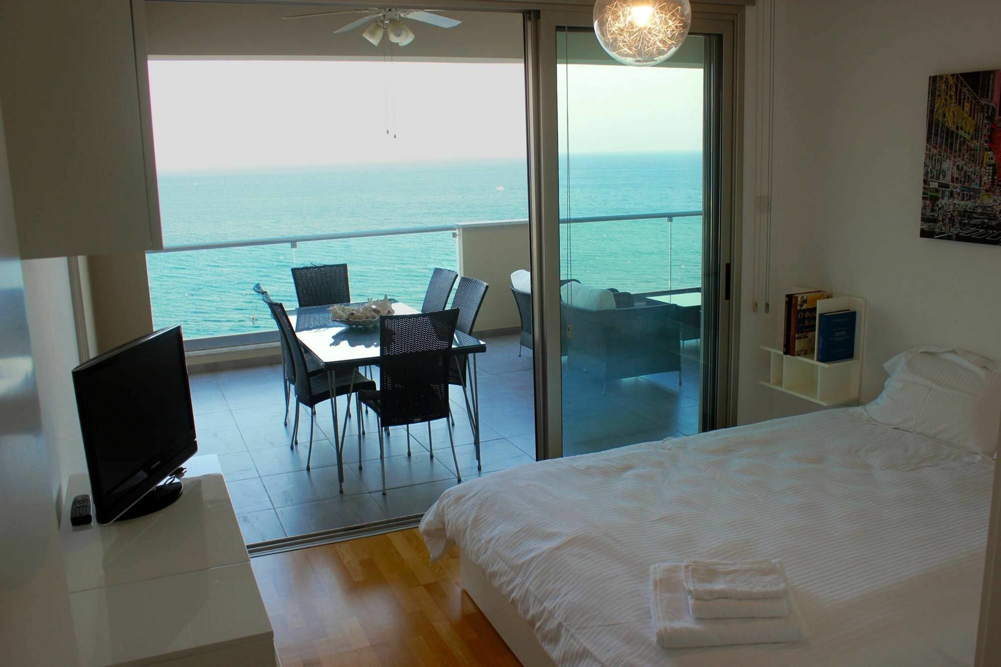 Beachfront Luxury * Larnaca