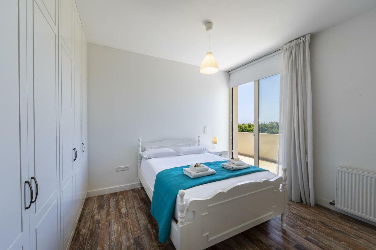 Marisol Kiti * Larnaca