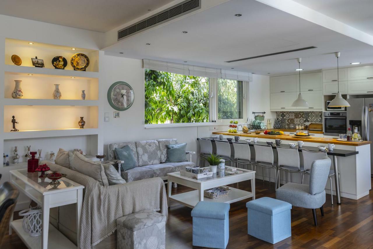 Marisol Kiti Villa *