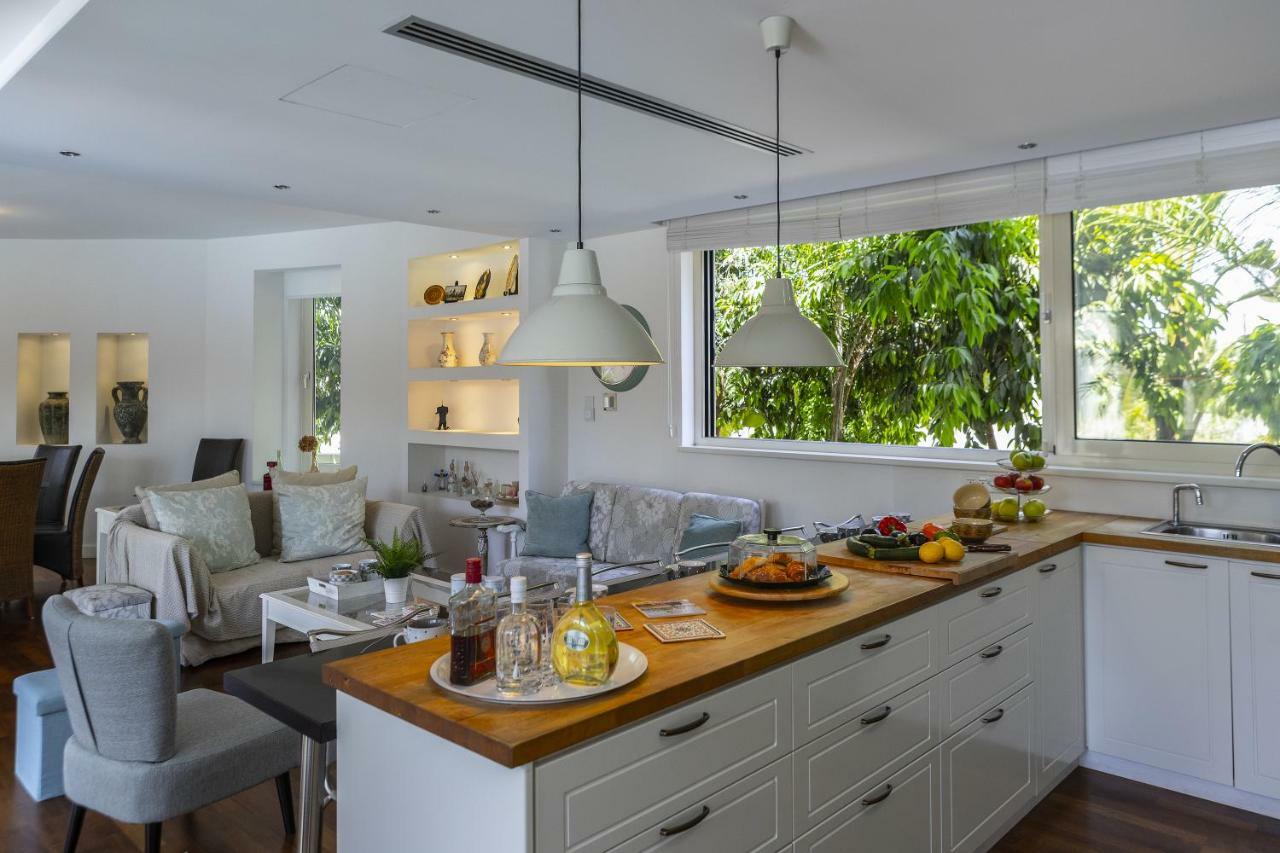 Marisol Kiti Villa *
