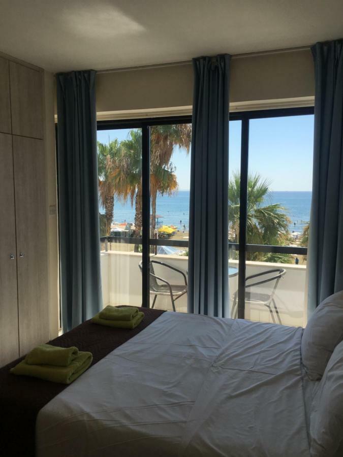 Alex 203 * Larnaca