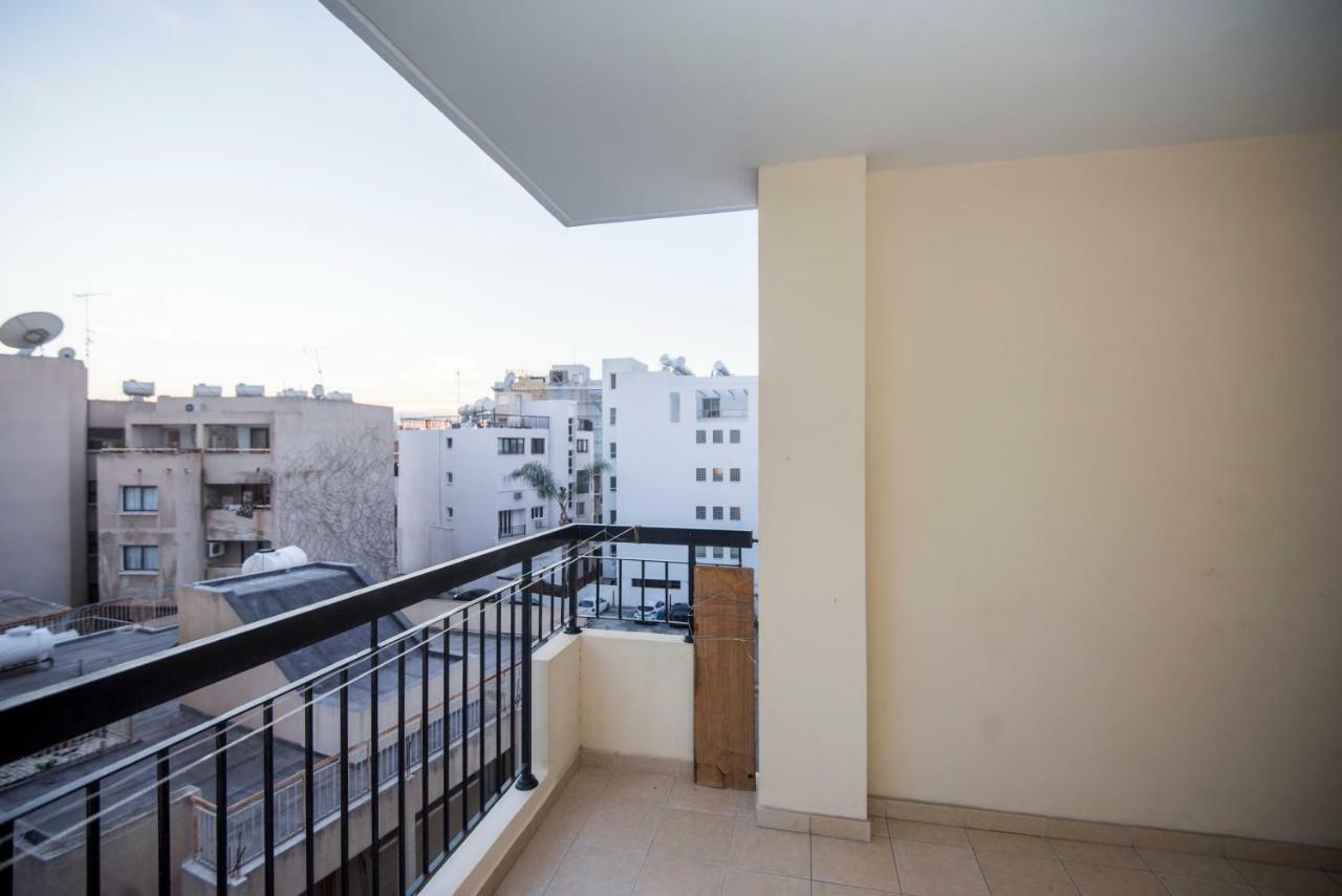 Ria Flat 402 Apartment