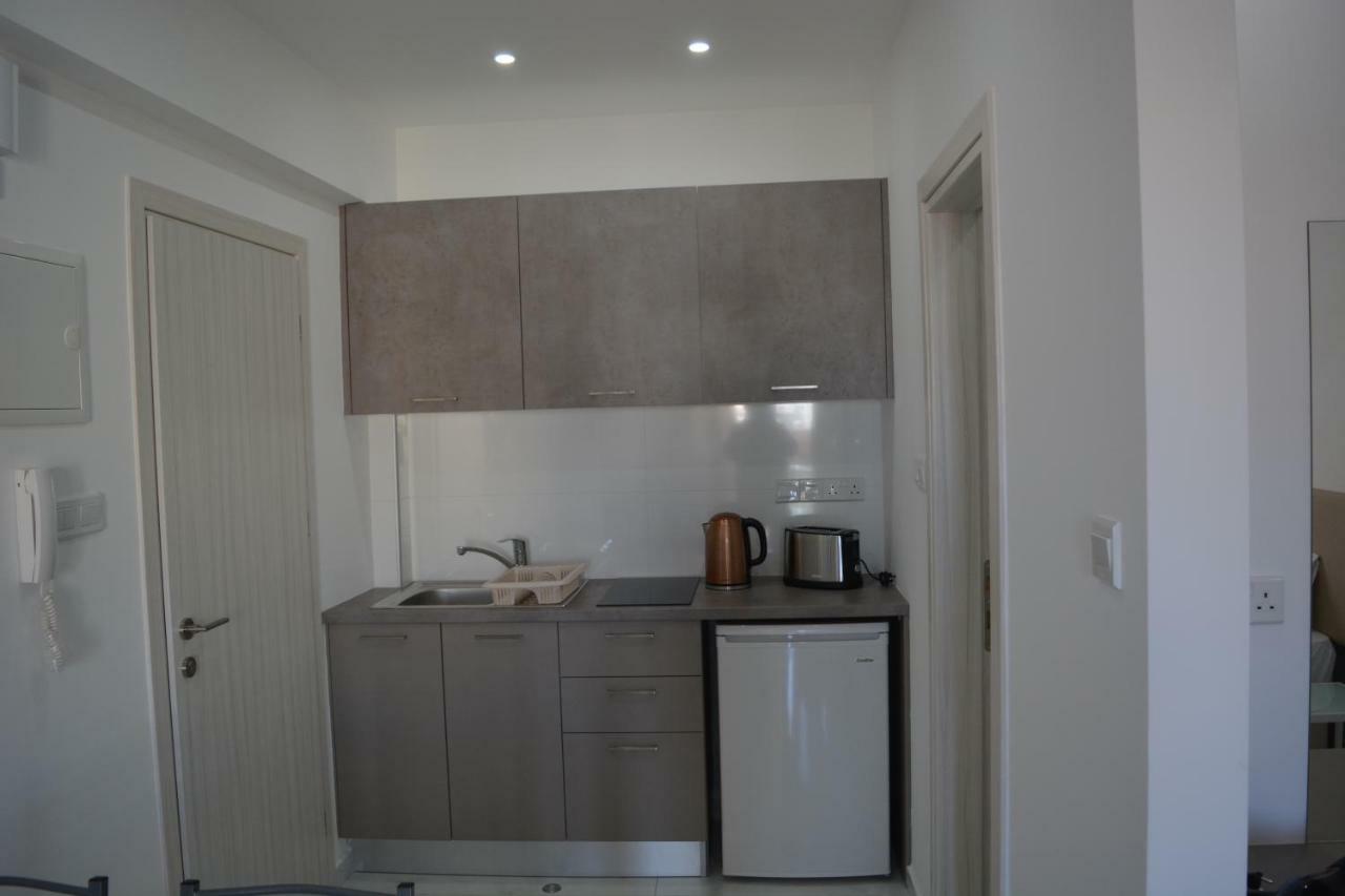 Apartment P.l Hermes & Larnaca