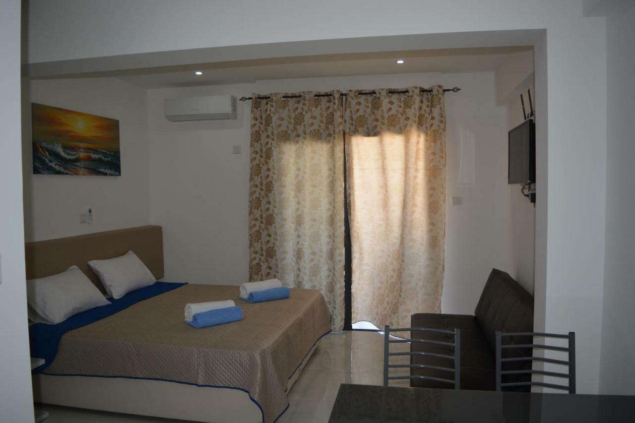 Apartment P.l Hermes & Larnaca
