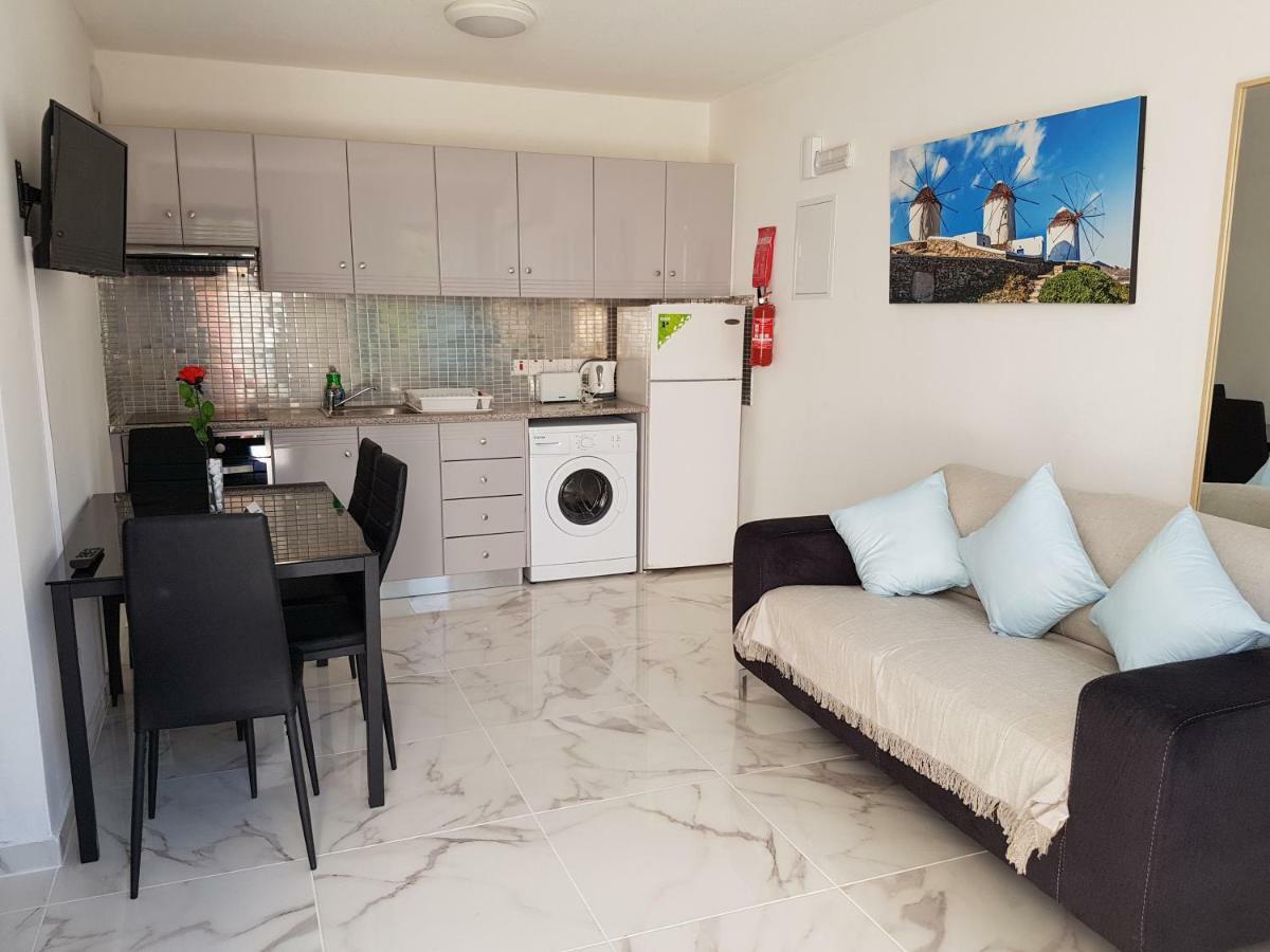 Must - Evripidou Flats *