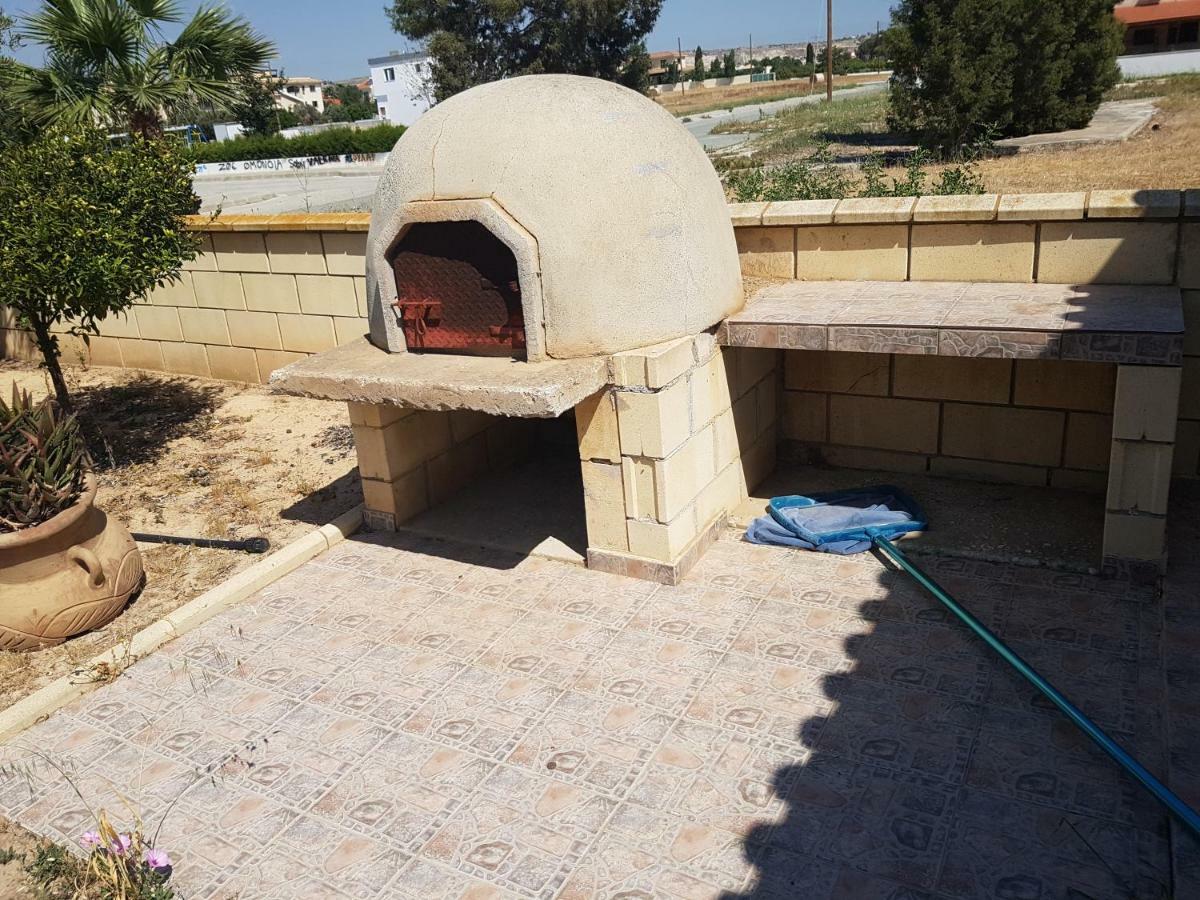 Mansion Ideal For 3 Families Or Biệt thự Larnaca