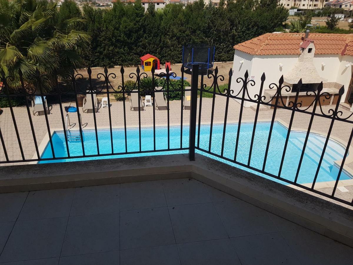 Biệt thự Mansion Ideal For 3 Families Or