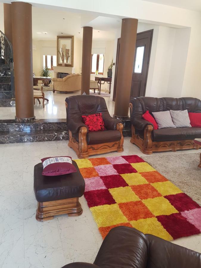 Mansion Ideal For 3 Families Or Biệt thự Larnaca