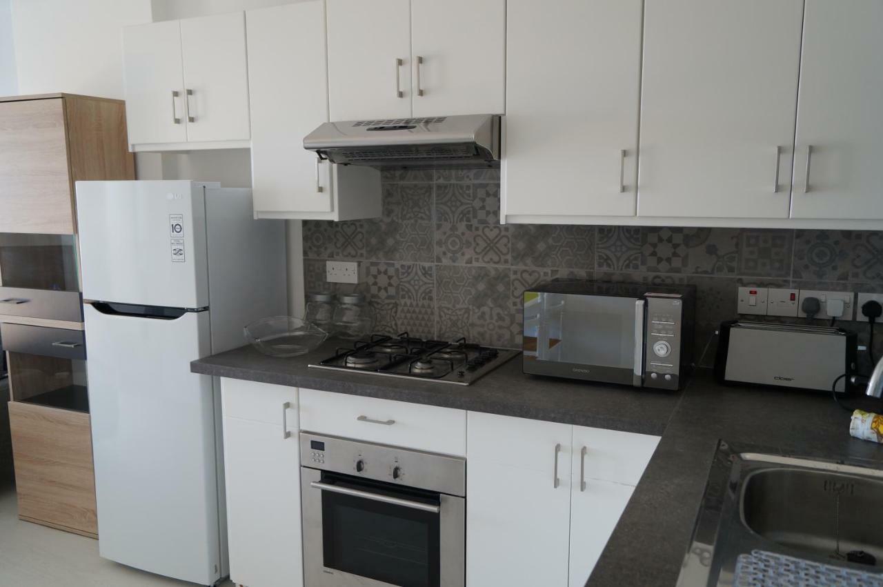 Oum Haram 66 * Larnaca