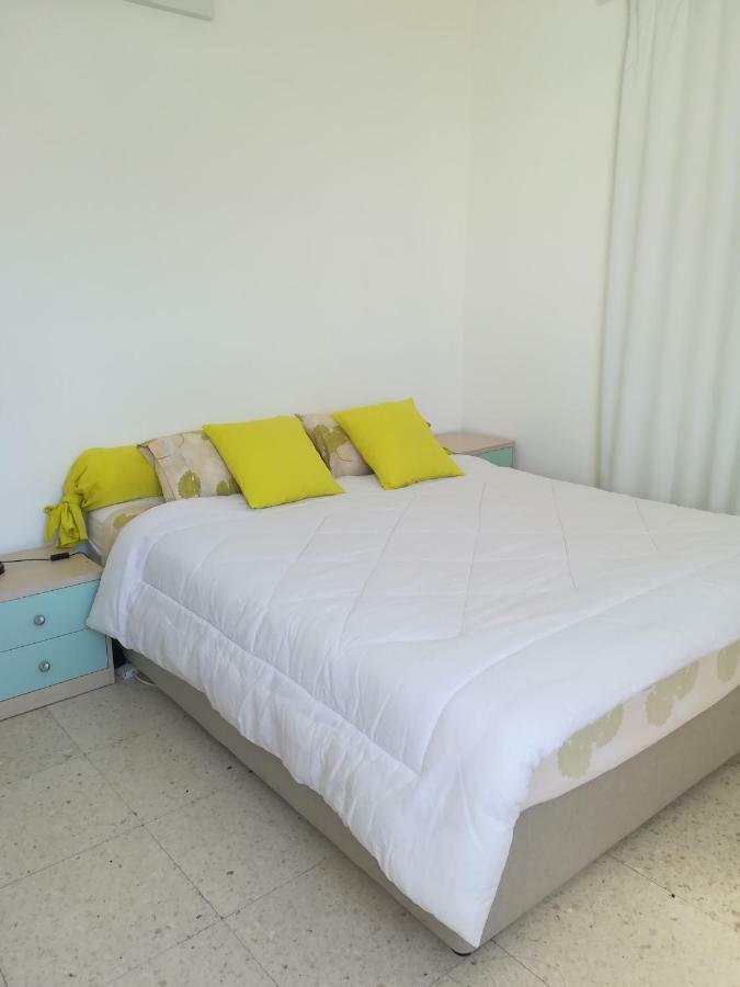 Sevi's Place, 3 Bedroom Flat, 110 S.m Apartment Larnaca