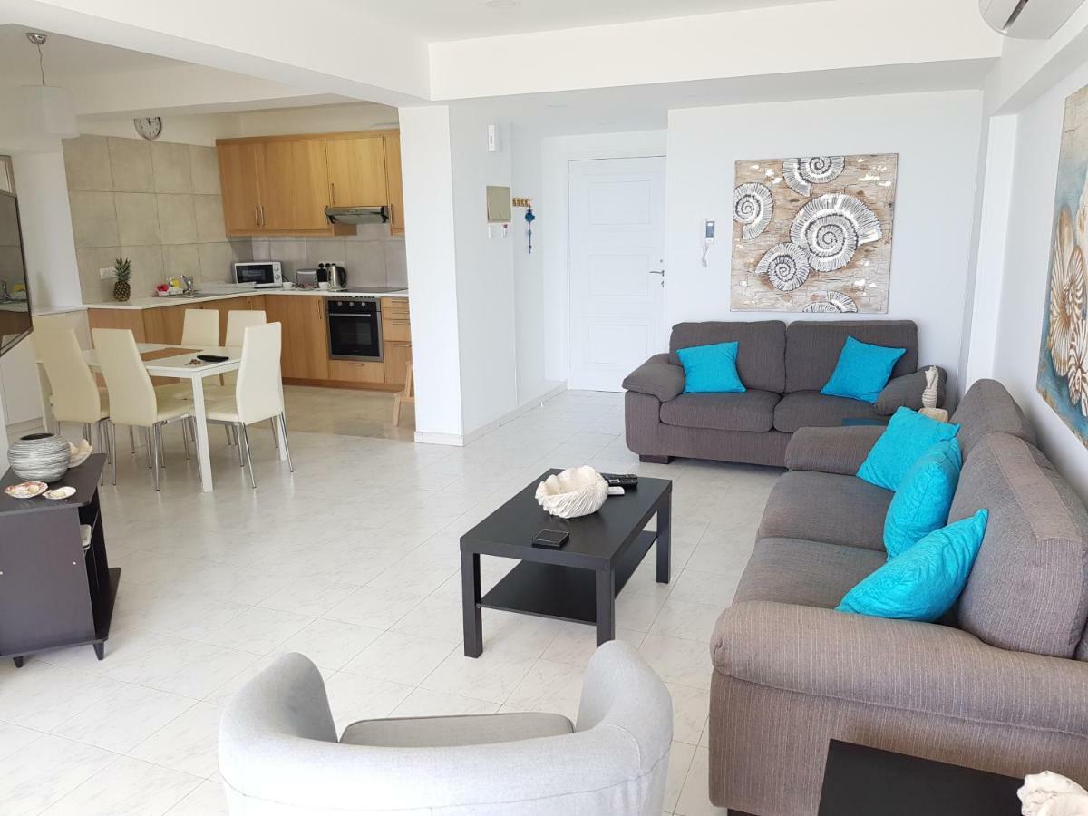 Haig's Dream Flat On The Larnaca