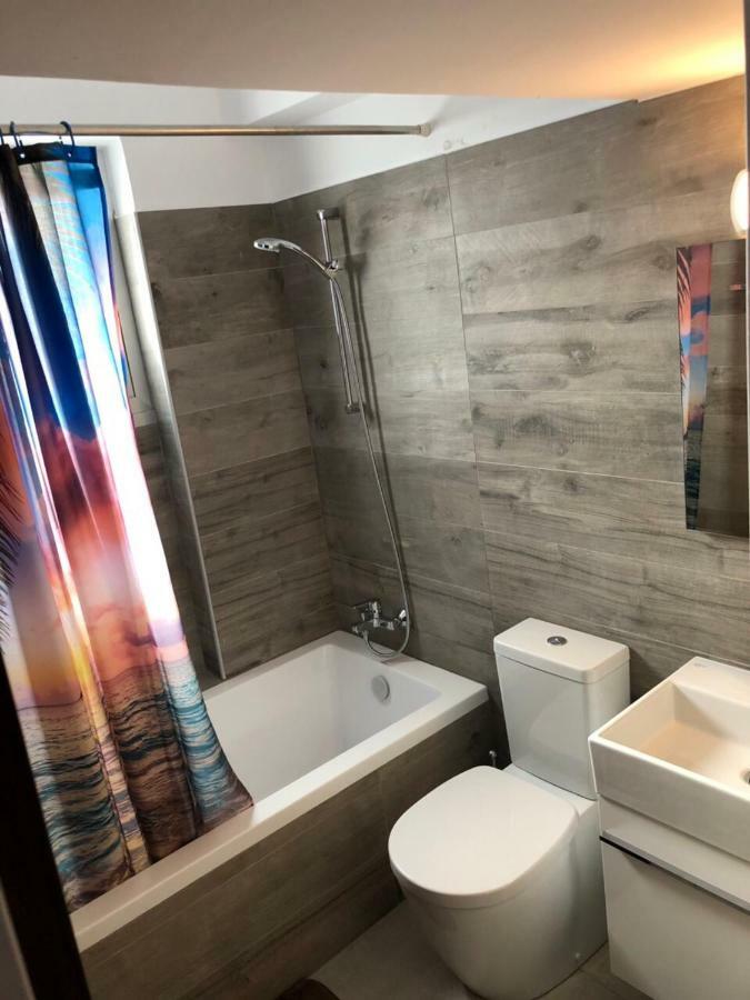 Brand New Lux Mackenzie Apartment *
