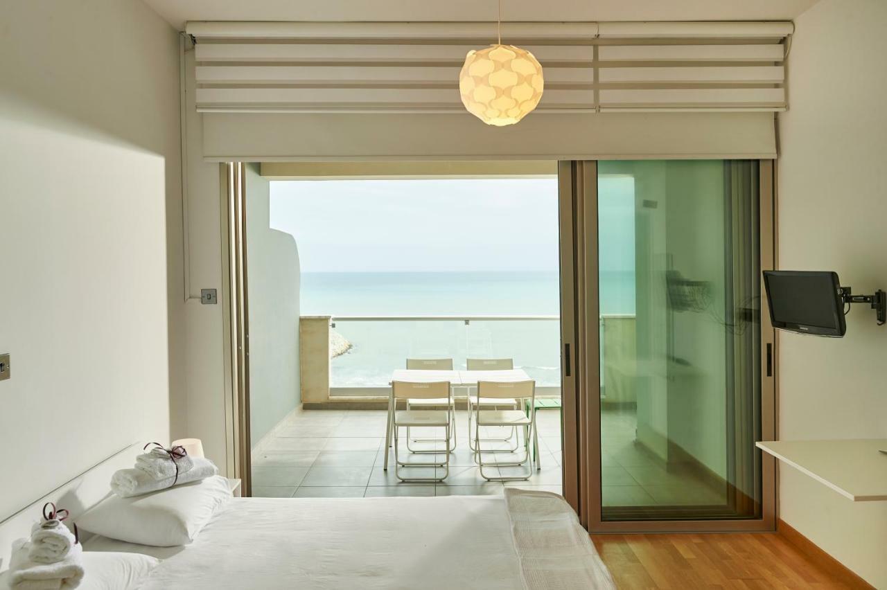 Finikoudes Luxury Apartment