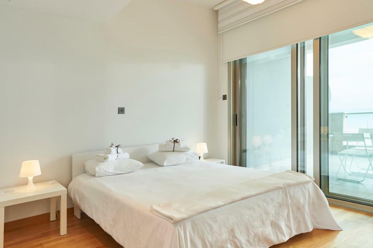 Finikoudes Luxury Larnaca