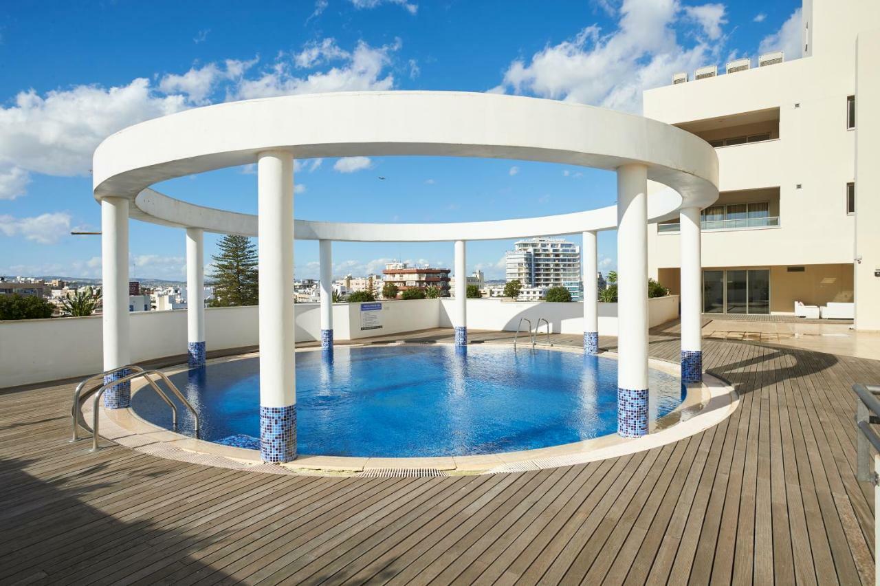 Apartment Finikoudes Luxury