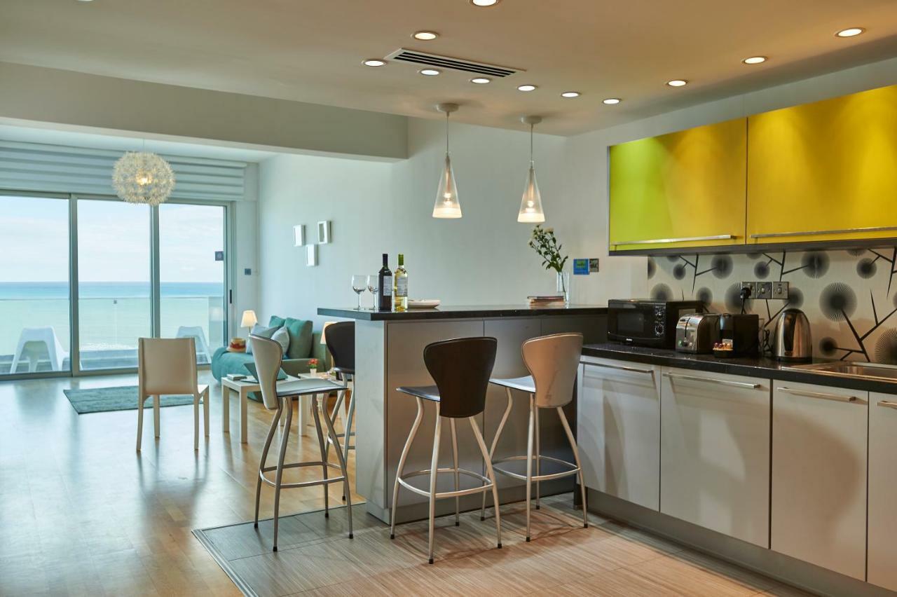 Finikoudes Luxury Apartment