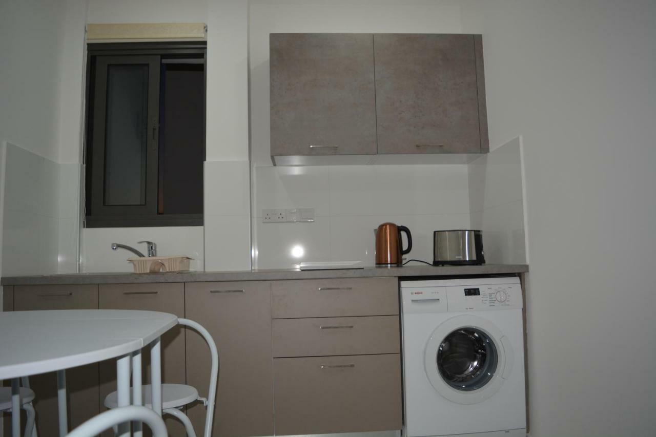 Apartment P.l Hermes &