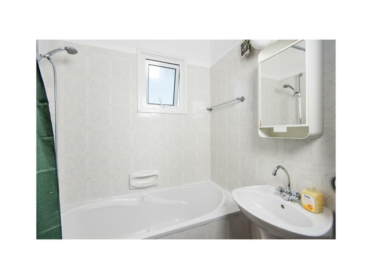 Apartment Holiday Apartment Larnaca