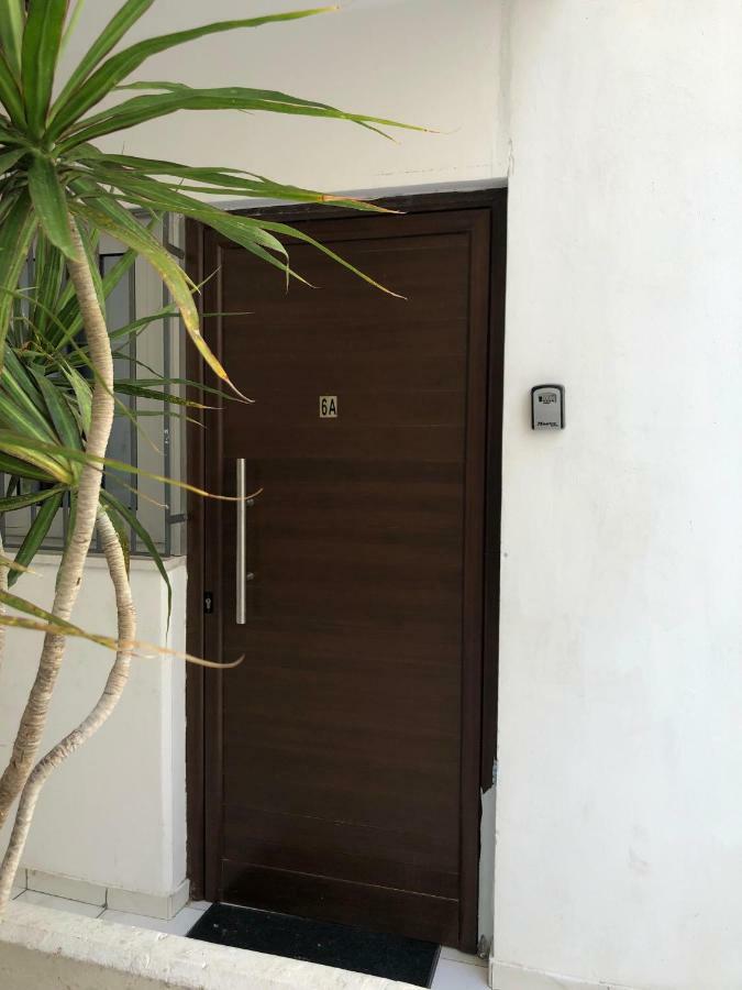 930m To Beach-2 Bedroom+veranda-perfect Located *
