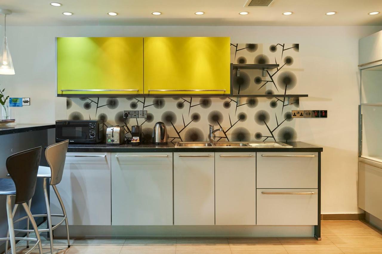 Finikoudes Luxury Apartment *
