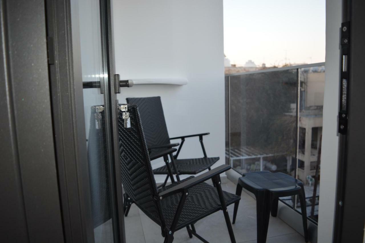 Apartment P.l Hermes & *