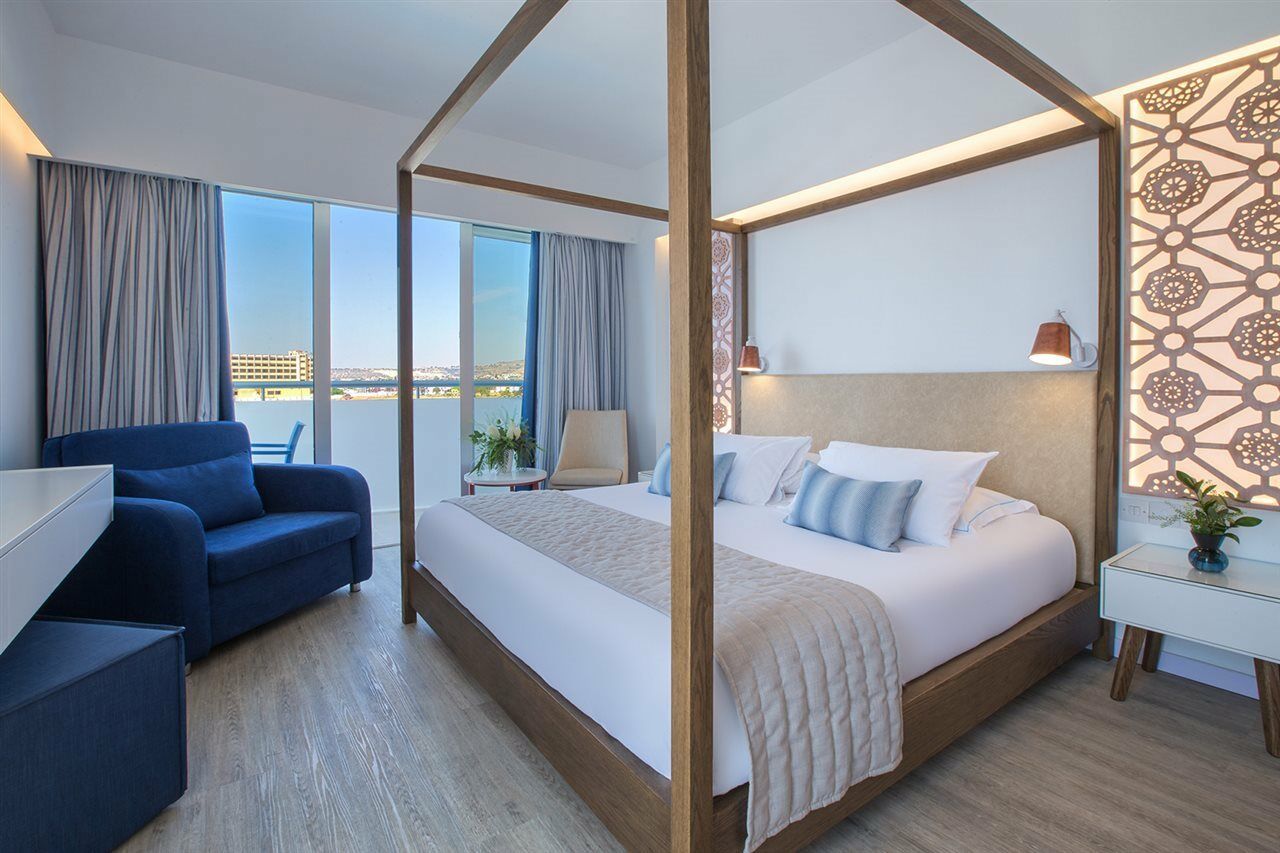 Resort Lordos & 4*