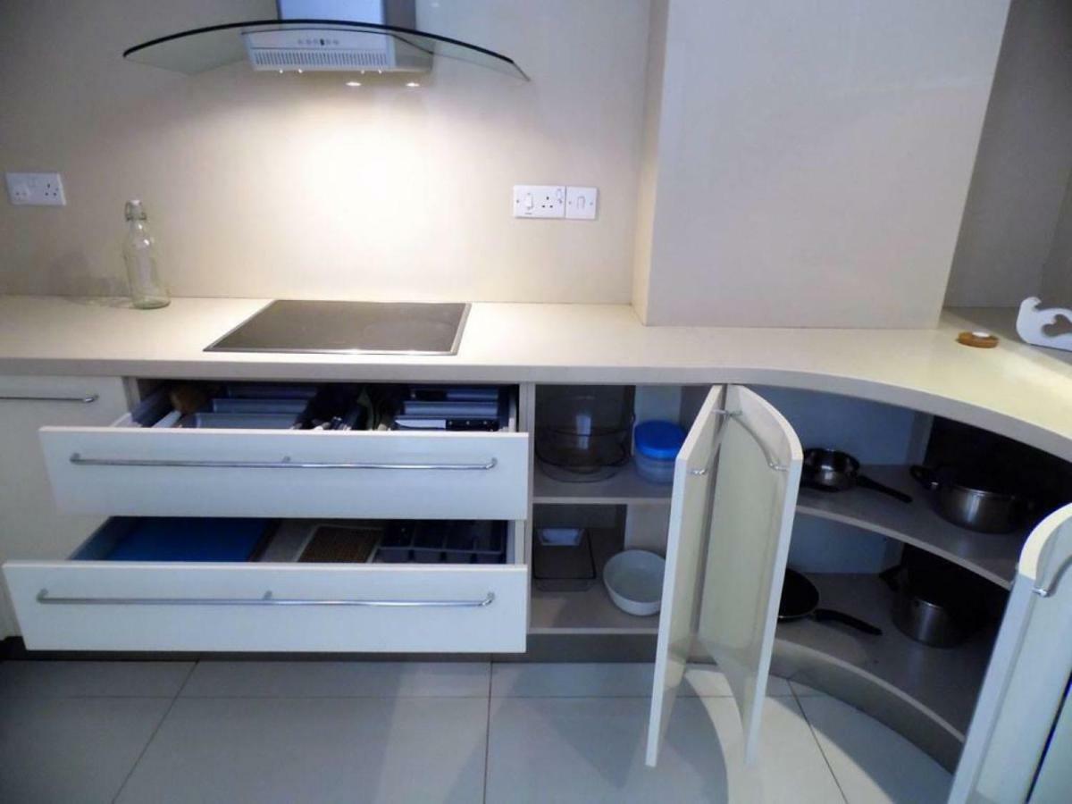 3b Seaview Duplex Penthouse W Hot Tub Finikoudes Beach Apartment Larnaca