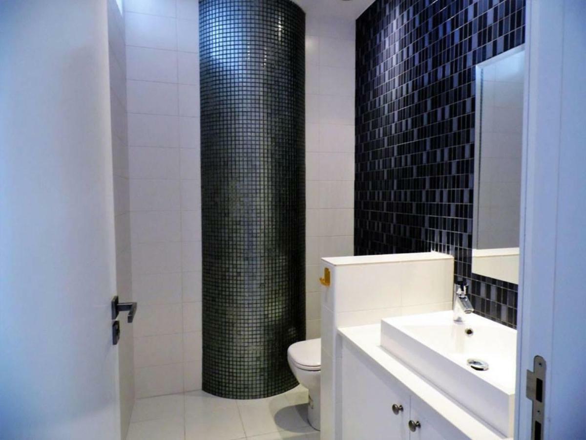 3b Seaview Duplex Penthouse W Hot Tub Finikoudes Beach Apartment *