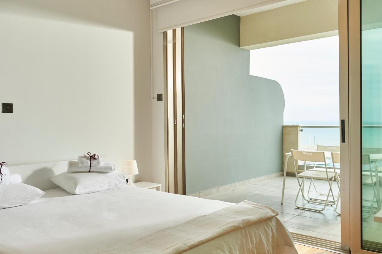 Apartment Finikoudes Luxury *