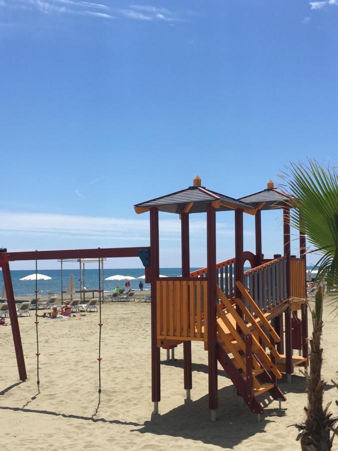 Beach 1a *
