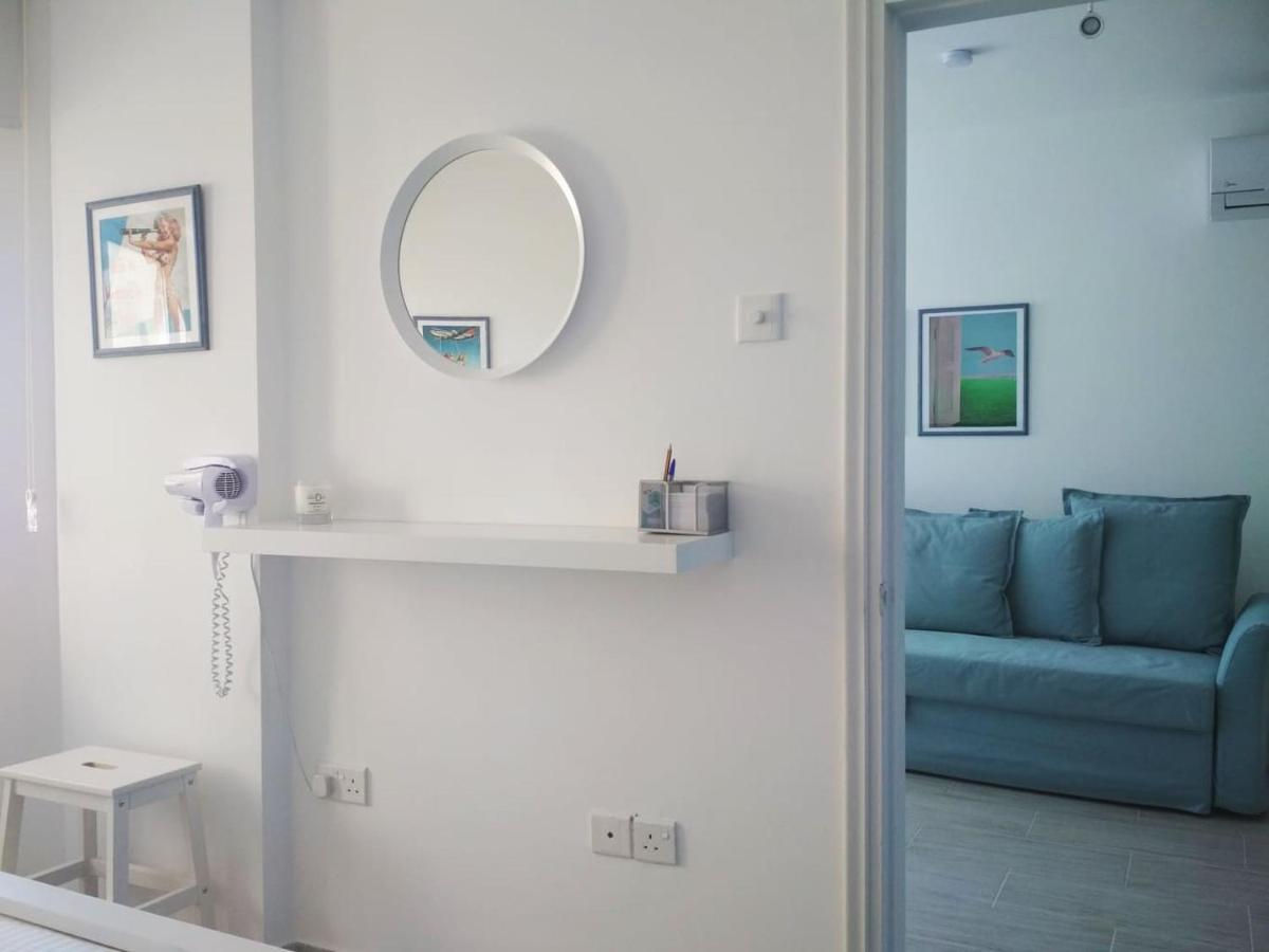 Luxury Penthouse 1br-seafront-seasonal Pool-central Apartamento
