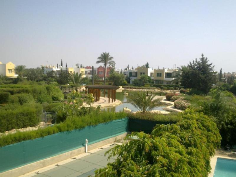 Poseidon Gardens - Beachfront Spacious * Larnaca