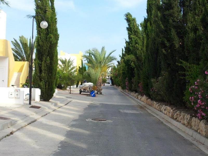 Apartment Poseidon Gardens - Beachfront Spacious Larnaca