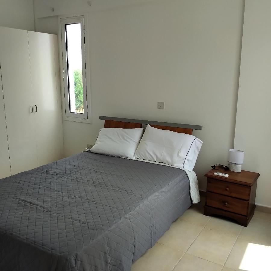 Poseidon Gardens - Beachfront Spacious *