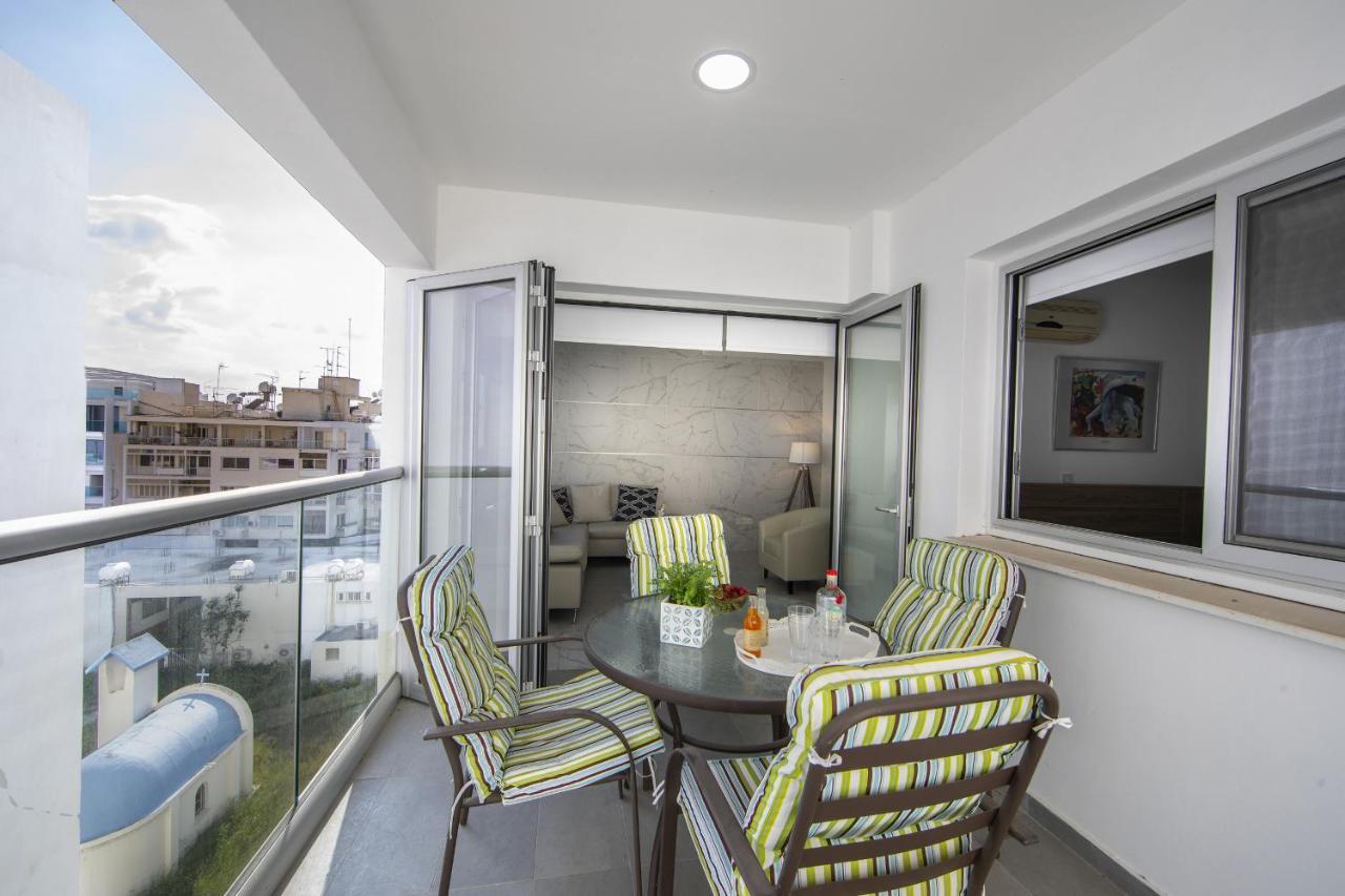 Finikoudes Apartment