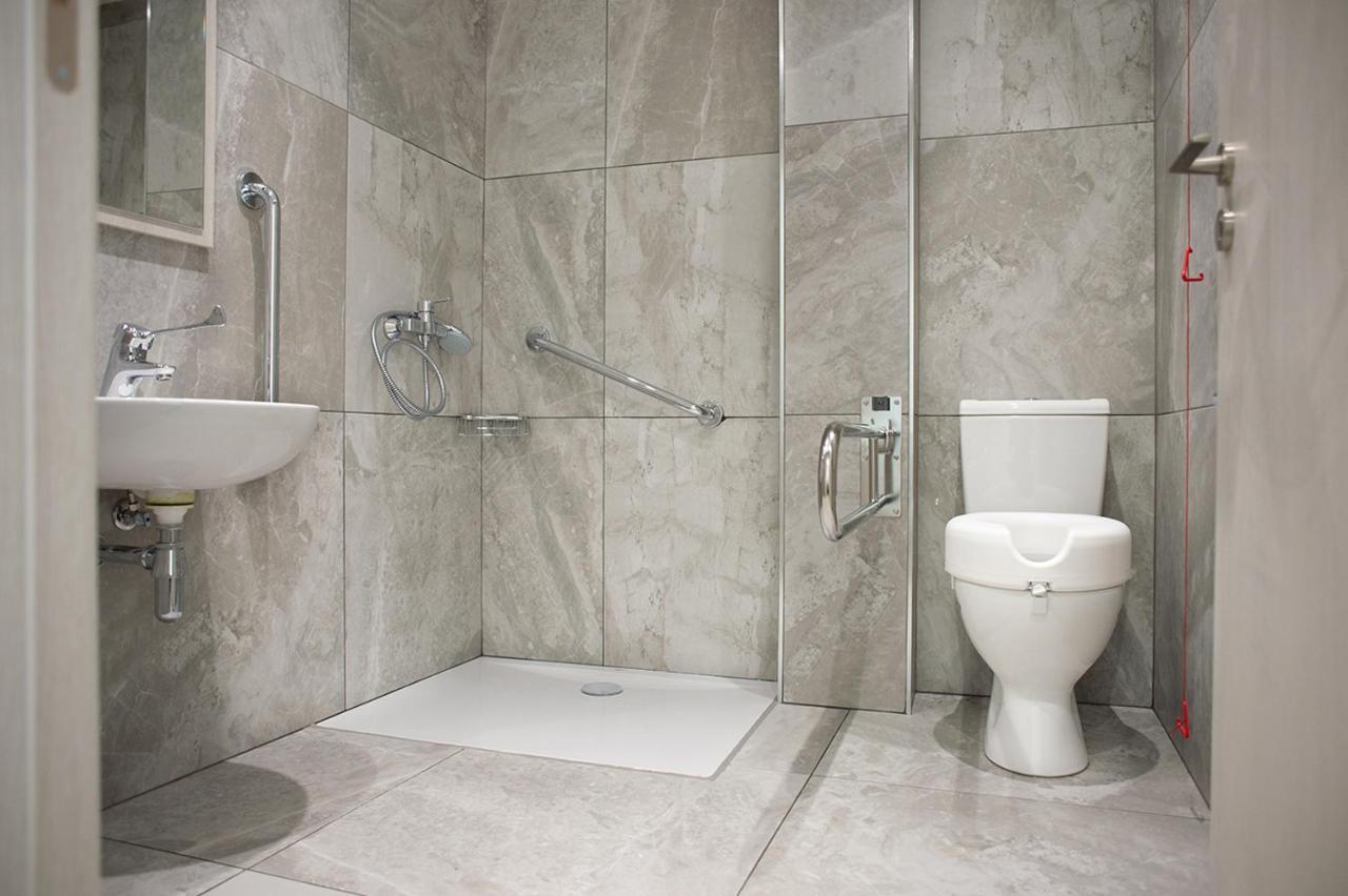 Roseum Boutique Khách sạn Larnaca