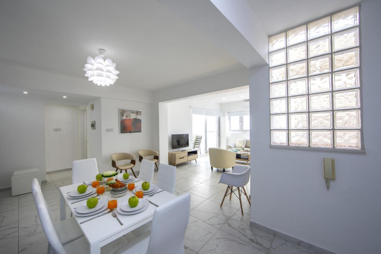 Finikoudes Apartment Larnaca