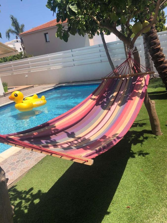 Villa Andy-350 M From The Larnaka