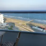 Sunrise Seaview Apartment