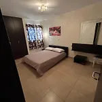 Modern 2Br Appartment Near Finikoudes Beach - Larnaka